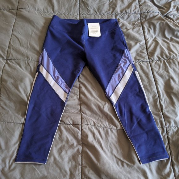 NWT, Fabletics Women's Brogan Mesh Capri, L - Picture 1 of 8